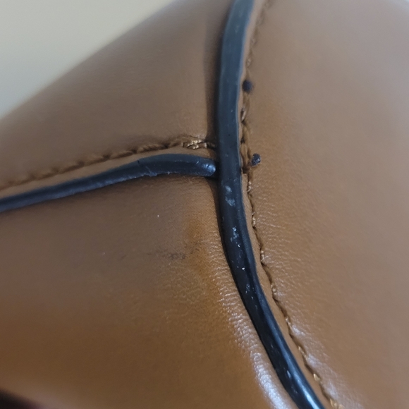 David Jones -- Faux Leather Brown Gator Skin Crossbody Bag - Picture 9 of 13